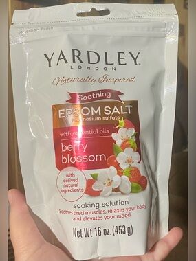 Yardley London Naturally Inspired Soothing Epsom Salt Berry Blossom scent 16 Oz.